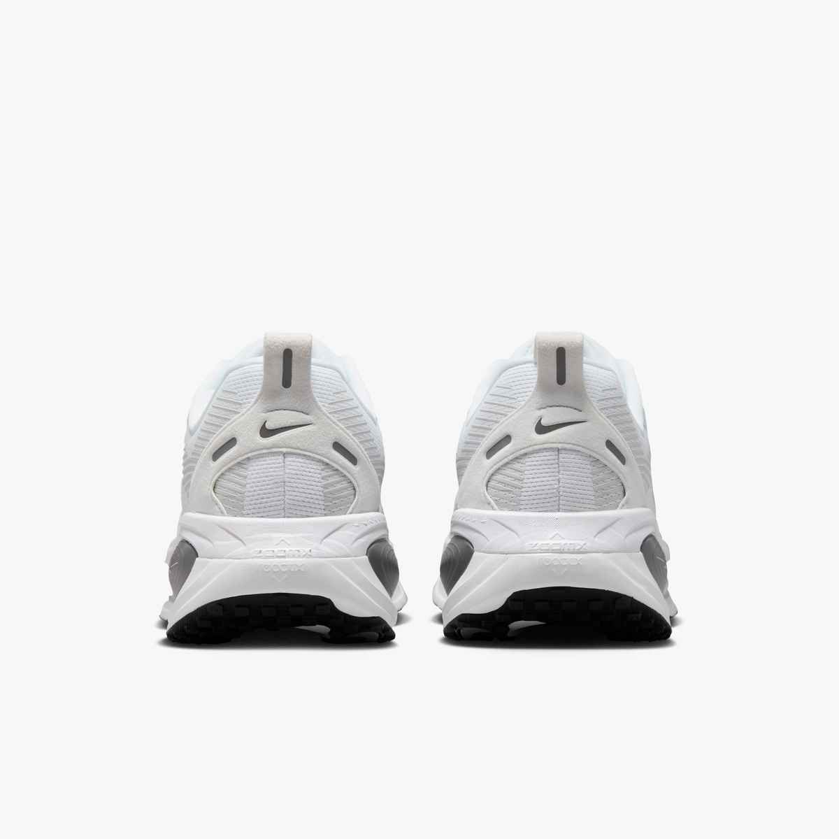 Nike Zoom Vomero 18 Running Shoe
